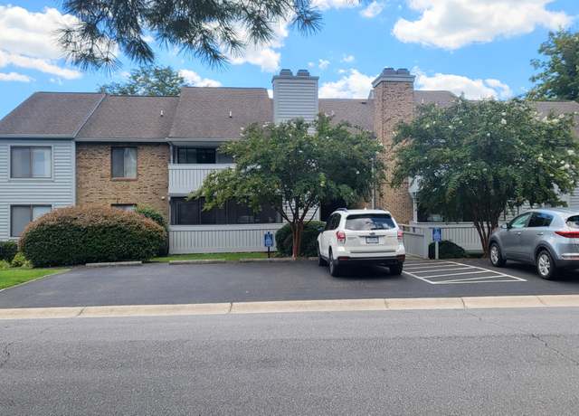 Property at 2513 Gatehouse Ln, Salem, VA 24153, 2 beds, 2 baths