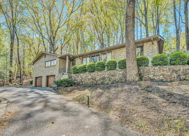 Property at 3421 Exeter St SW, Roanoke, VA 24014, 4 beds, 3.5 baths