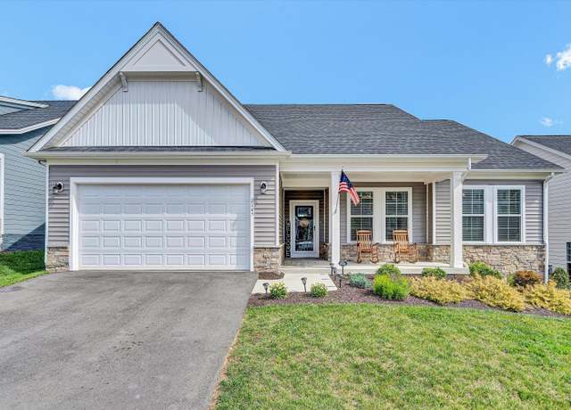 Property at 2145 Kings Walk Dr NE, Roanoke, VA 24012, 3 beds, 2 baths