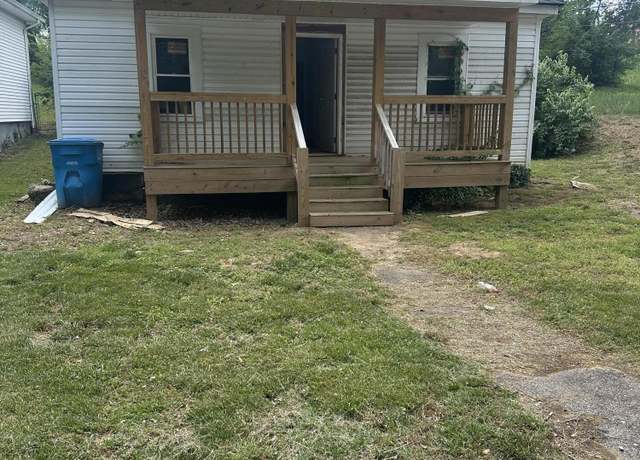 Property at 1326 Gilmer Ave NW, Roanoke, VA 24017, 2 beds, 1 bath