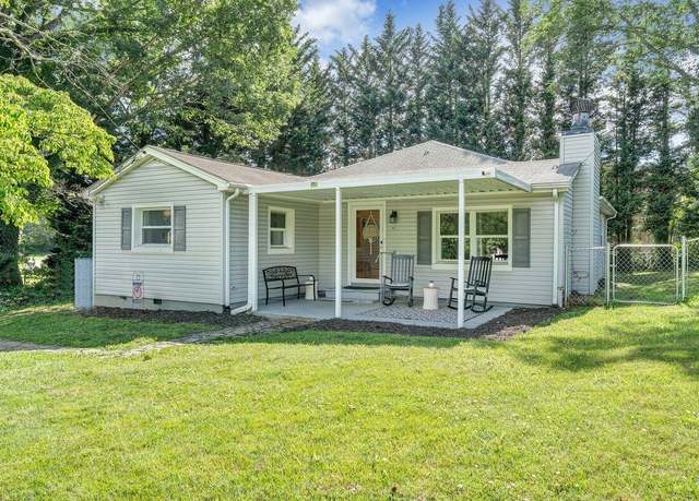Property at 105 Barnette Rd, Salem, VA 24153, 3 beds, 2 baths
