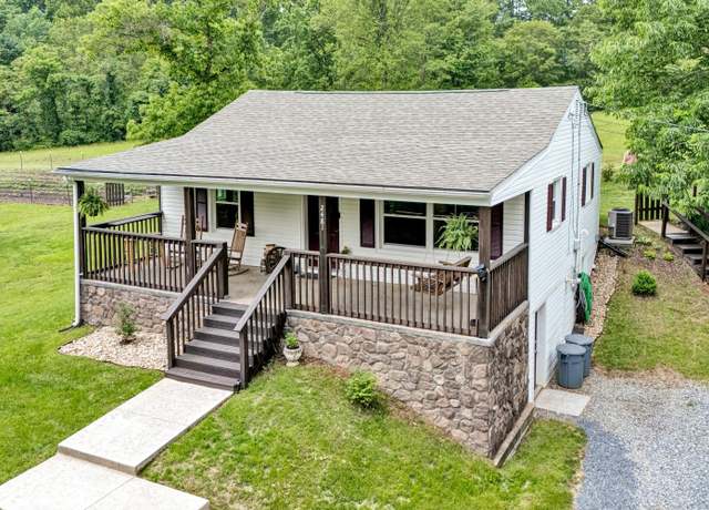 Property at 2481 Laymantown Rd, Troutville, VA 24175, 3 beds, 2 baths