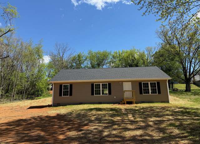 Property at 1800 Hardy Rd, Vinton, VA 24179, 3 beds, 2 baths