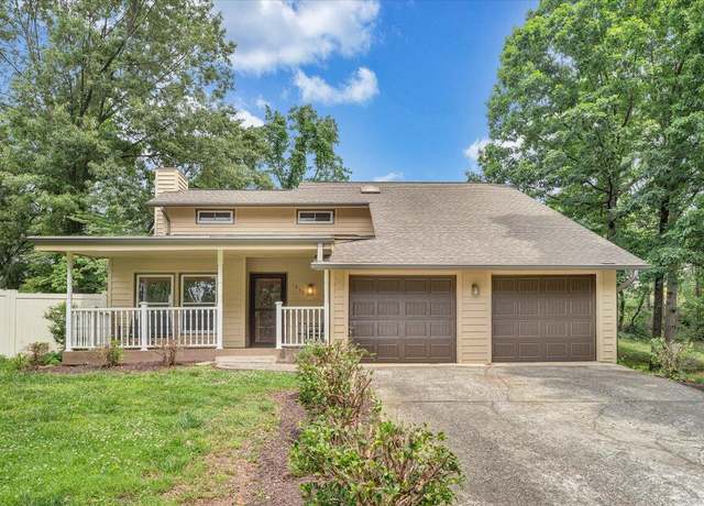 Property at 1894 Woodmere Ct, Salem, VA 24153, 3 beds, 2.5 baths