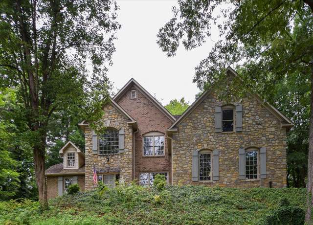 Property at 3120 Hidden Oak Rd SW, Roanoke, VA 24018, 5 beds, 3.5 baths