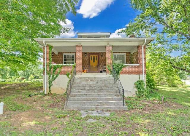 Property at 182 Sunset Ave, Troutville, VA 24175, 3 beds, 2 baths