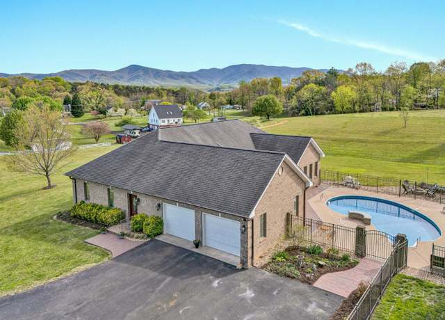 Property at 842 Paint Bank Rd, Salem, VA 24153, 4 beds, 4 baths