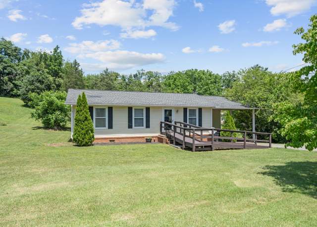 Property at 3268 Read Mountain Rd, Roanoke, VA 24019, 3 beds, 1 bath
