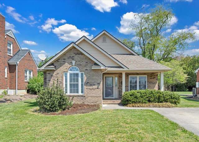 Property at 212 N Bruffey St, Salem, VA 24153, 3 beds, 2 baths