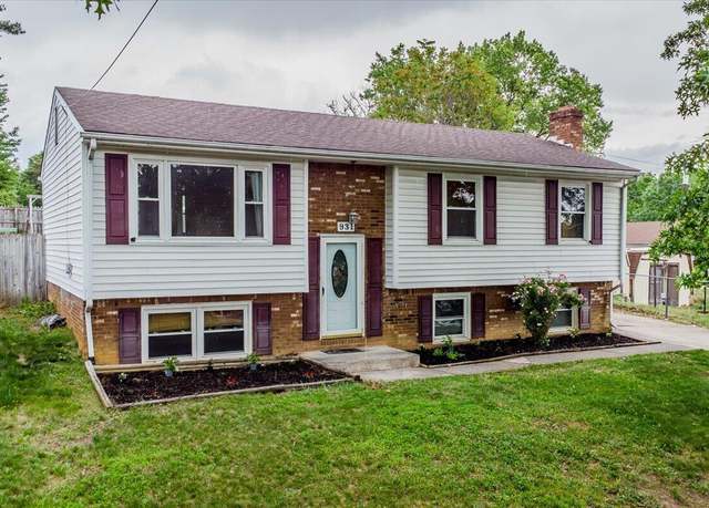 Property at 931 Hedgewood Dr NW, Roanoke, VA 24017, 4 beds, 2 baths