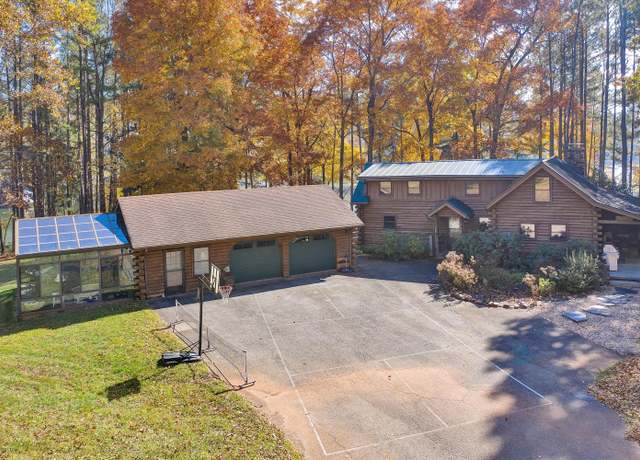 Property at 1180 Emmitt Ln, Moneta, VA 24121, 4 beds, 3 baths