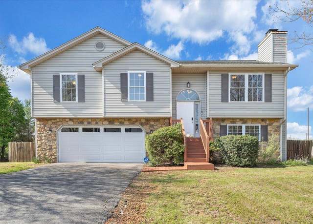 Property at 2237 Bloomfield Ave, Roanoke, VA 24012, 3 beds, 2.5 baths