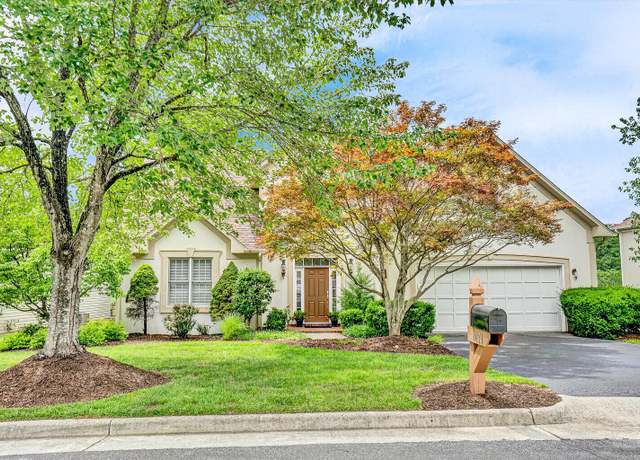 Property at 4074 Overlook Trail Dr, Roanoke, VA 24018, 4 beds, 2.5 baths