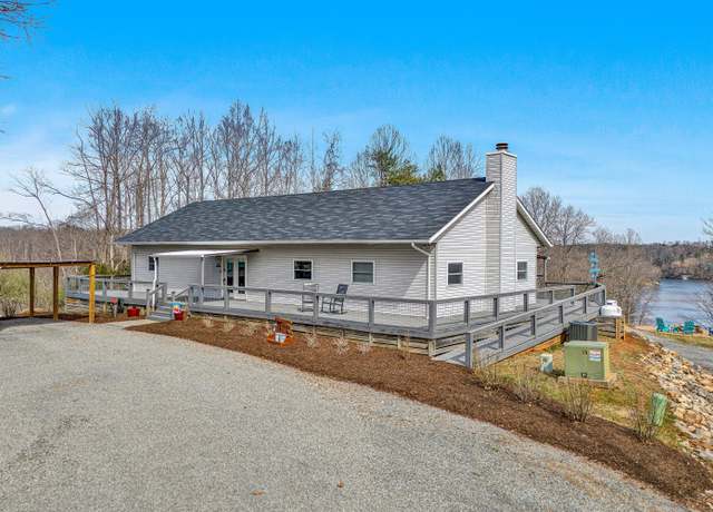 Property at 153 Harbor Club Ln, Hardy, VA 24101, 3 beds, 2.5 baths
