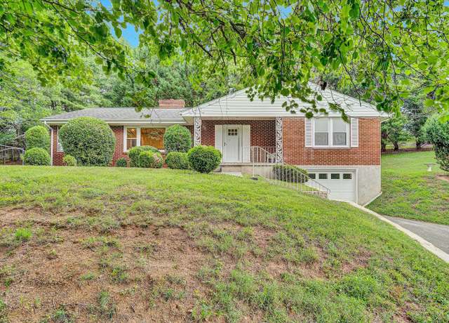 Property at 4913 Colonial Ave, Roanoke, VA 24018, 3 beds, 1.5 baths