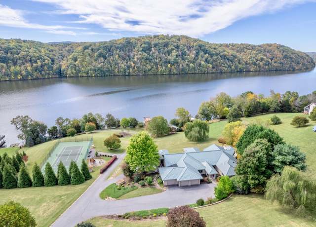 Property at 2530 Saddleridge Cir, Pulaski, VA 24301, 5 beds, 7.5 baths