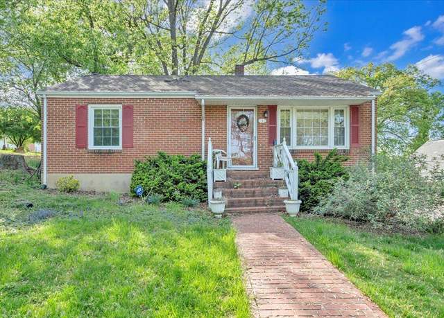 Property at 832 29th St NW, Roanoke, VA 24017, 3 beds, 1.5 baths