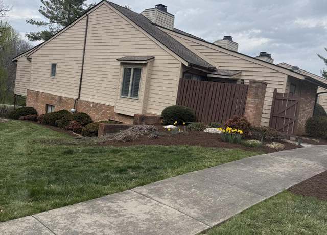 Property at 218 Windward Dr SW, Roanoke, VA 24018, 2 beds, 3 baths