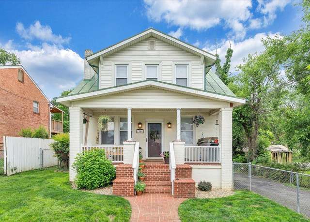 Property at 2304 Larchwood St NE, Roanoke, VA 24012, 3 beds, 1.5 baths