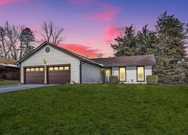 Property at 7015 Autumn Wood Ln, Roanoke, VA 24019, 3 beds, 2 baths