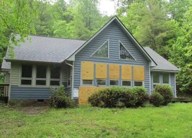 Property at 56 Craig Woods Rd, New Castle, VA 24127, 2 beds, 2 baths