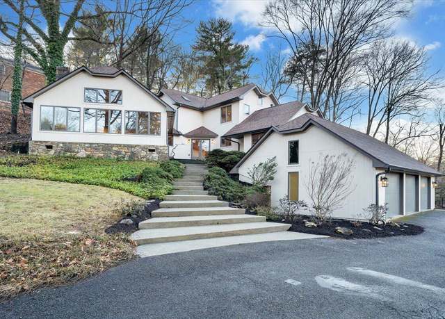 Property at 3615 Dogwood Ln SW, Roanoke, VA 24015, 4 beds, 3.5 baths