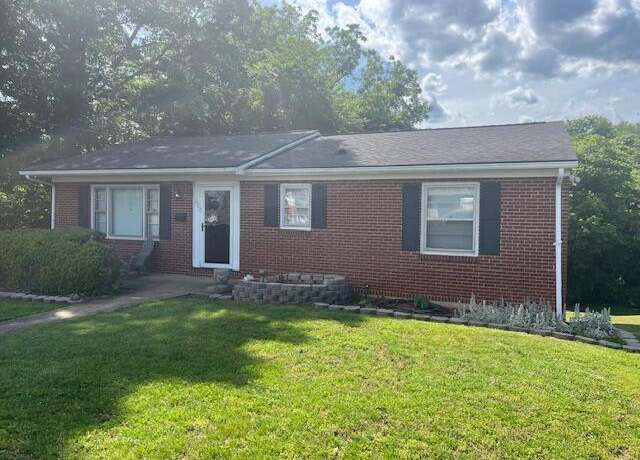 Property at 202 College St, Martinsville, VA 24112, 3 beds, 1 bath