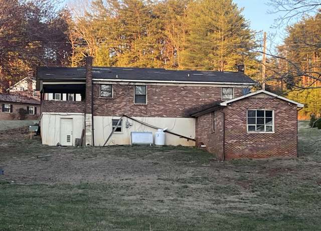 Property at 451 Grand Lake Dr, Ridgeway, VA 24148, 4 beds, 3 baths