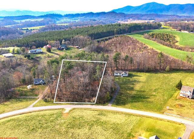 Property at 4 Creighton Dr, Rocky Mount, VA 24151