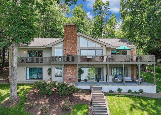 Property at 114 Freeboard Dr, Moneta, VA 24121, 4 beds, 2.5 baths