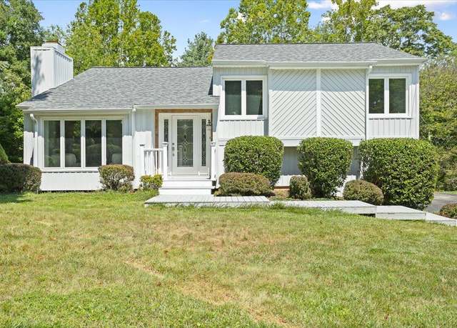 Property at 5237 Roselawn Rd, Roanoke, VA 24018, 4 beds, 3 baths
