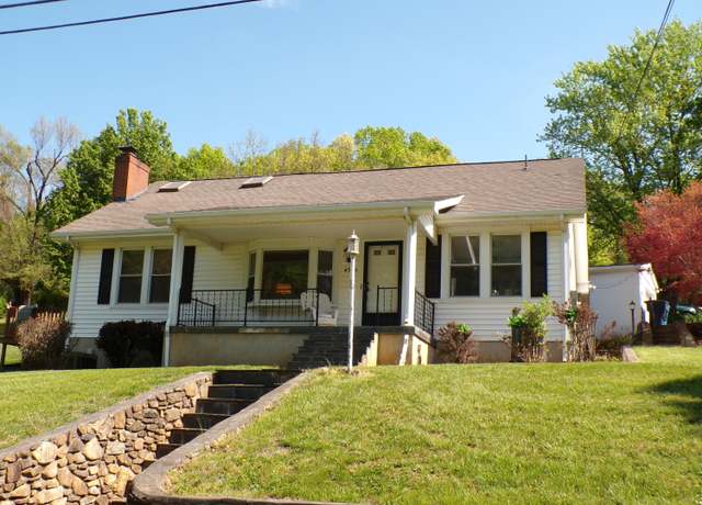 Property at 4544 Narrows Ln SW, Roanoke, VA 24014, 2 beds, 2 baths