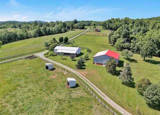 Property at 135 Holyfield Ln, Moneta, VA 24121, 2 beds, 2.5 baths