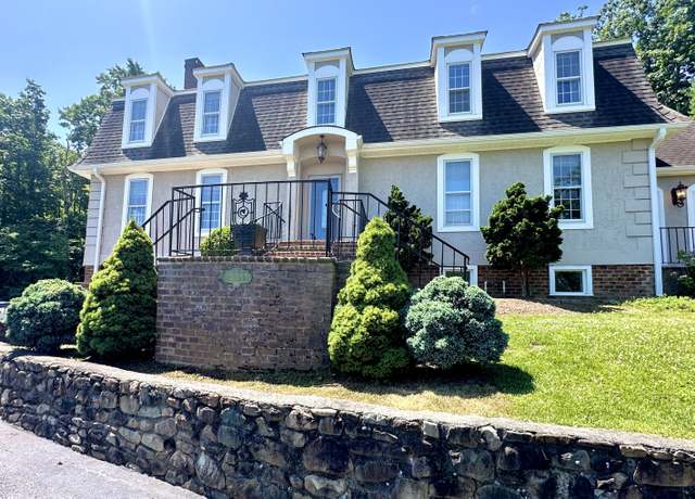 Property at 5004 Crossbow Cir, Roanoke, VA 24018, 4 beds, 4 baths
