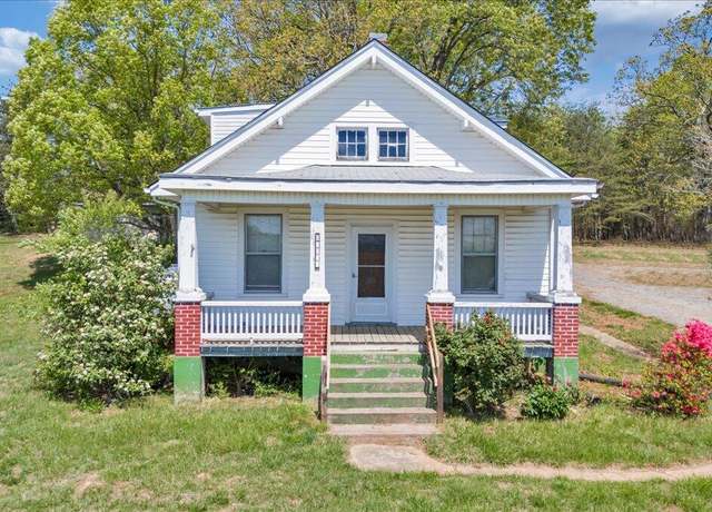 Property at 12173 Moneta Rd, Moneta, VA 24121, 4 beds, 2 baths