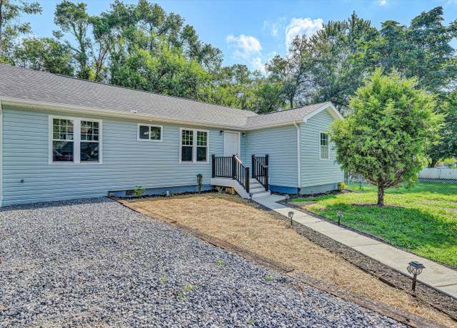 Property at 4013 Tennessee Ave NW, Roanoke, VA 24017, 4 beds, 2 baths