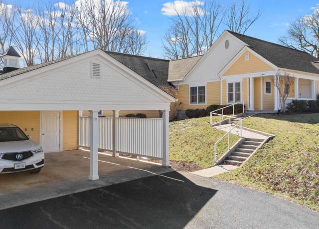 Property at 106 Golf Villa Dr, Moneta, VA 24121, 2 beds, 2 baths