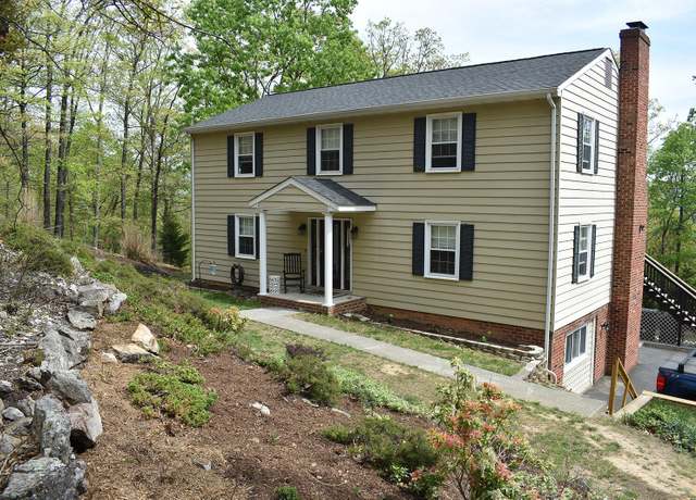 Property at 2547 Summit Ridge Rd, Roanoke, VA 24012, 4 beds, 2.5 baths