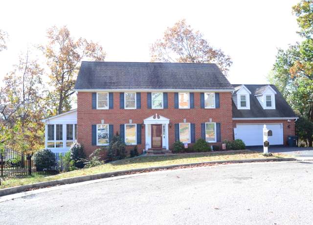 Property at 815 Scott Cir, Salem, VA 24153, 5 beds, 3.5 baths
