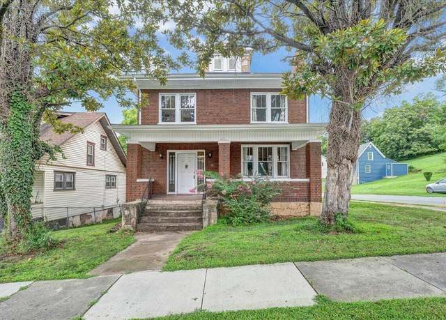 Property at 610 8th St NW, Roanoke, VA 24016, 4 beds, 1.5 baths
