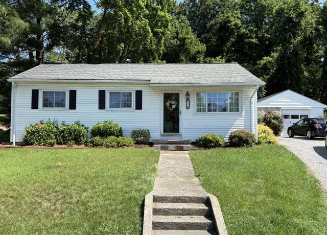 Property at 529 Easy St, Salem, VA 24153, 3 beds, 1 bath