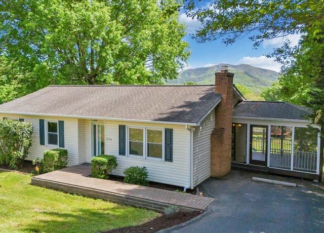 Property at 2724 Fletcher St, Salem, VA 24153, 4 beds, 2 baths