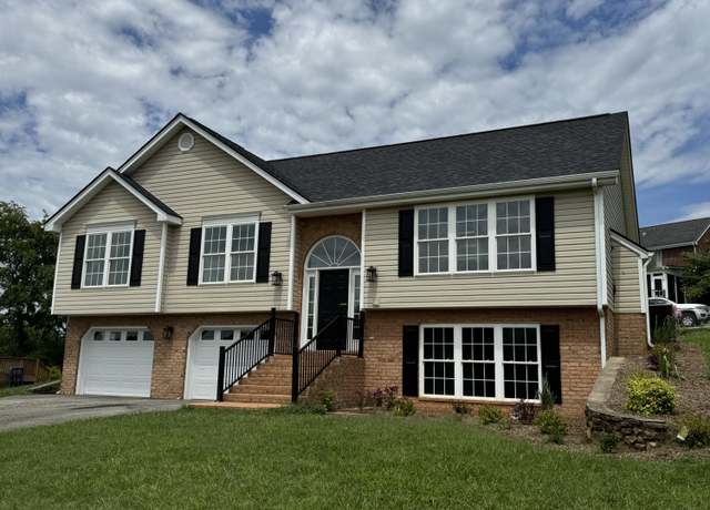 Property at 2603 Meadow Springs Cir, Vinton, VA 24179, 3 beds, 2.5 baths