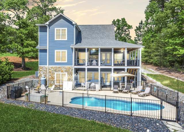 Property at 610 Surfside Dr, Moneta, VA 24121, 9 beds, 7 baths