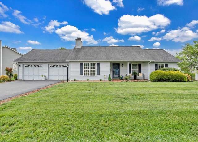 Property at 2420 Carlsbad Cir, Roanoke, VA 24012, 3 beds, 2 baths