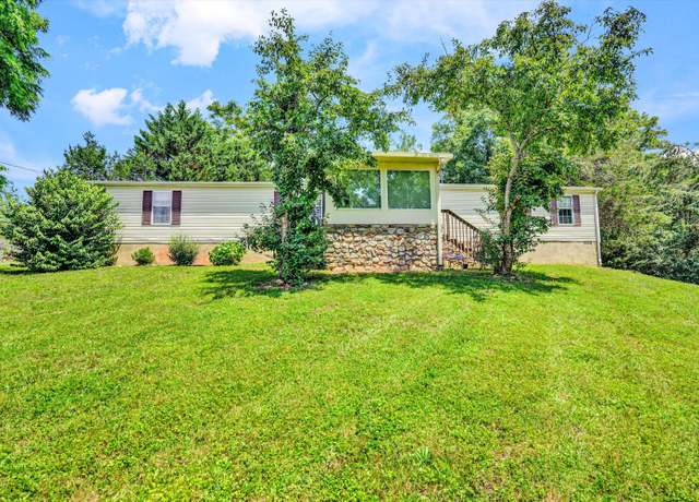 Property at 2025 Coles Creek Rd, Rocky Mount, VA 24151, 4 beds, 2 baths