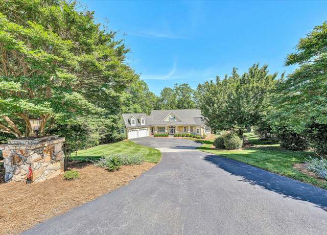 Property at 141 South View Cir, Penhook, VA 24137, 4 beds, 4.5 baths