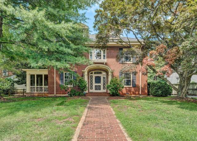 Property at 846 College St, Bedford, VA 24523, 5 beds, 4.5 baths