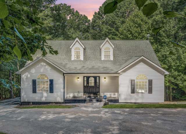 Property at 709 Forest Lawn Dr, Moneta, VA 24121, 4 beds, 3.5 baths