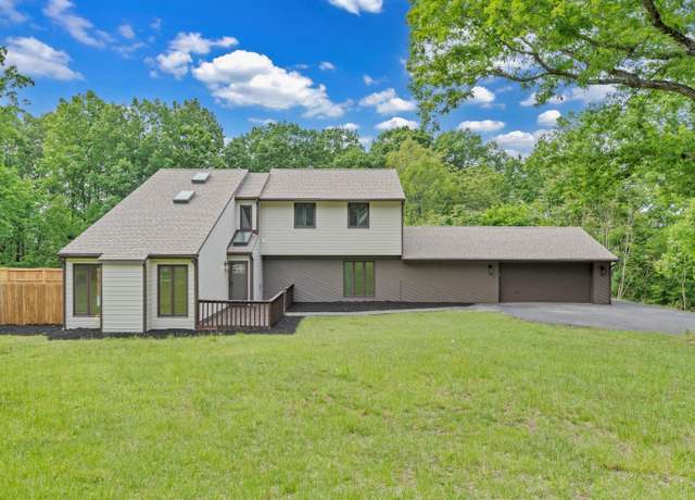 Property at 6695 Raintree Rd, Roanoke, VA 24018, 5 beds, 3 baths
